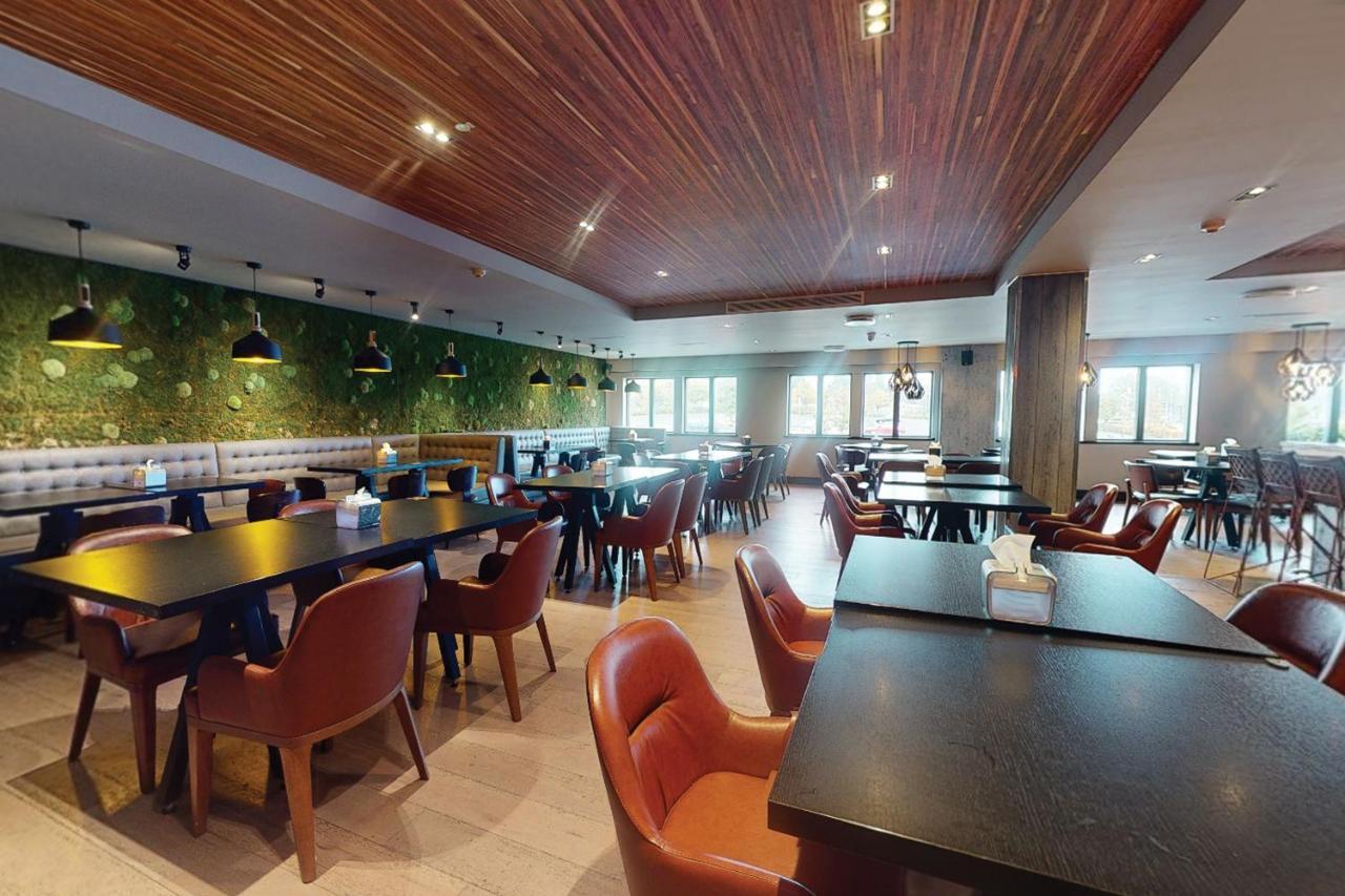 Village Hotel Birmingham Волсолл Екстер'єр фото